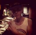 Justin on the studio!! - justin-bieber photo