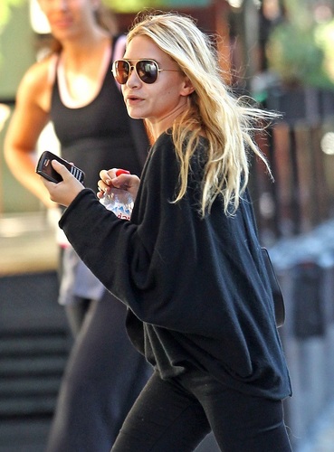 Mary-Kate & Ashley -  Leaving The Bowery Hotel, 24, August, 2011