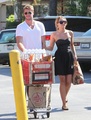 Miley - Shopping with Liam at Trader Joe's in Studio City - August 30, 2011 - miley-cyrus photo