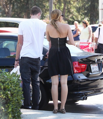 Miley - Shopping with Liam at Trader Joe's in Studio City - August 30, 2011