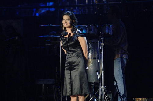  Mississippi Rising A Live Aid concierto Benefiting Hurricane Katrina Victims [October 1, 2011]