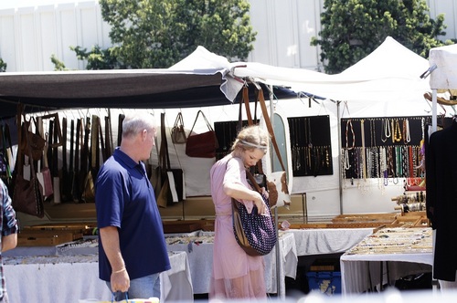  Taylor - Shopping at Melrose and Fairfax flea market in Los Angeles - August 28, 2011