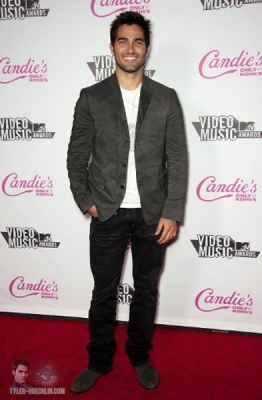  Tyler Hoechlin @ 2011 Candie's MTV VMA After Party