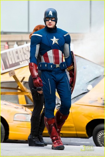 Chris Evans: 'Avengers' Takes Over Park Avenue!