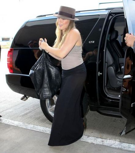  Hilary - Arriving at LAX airport - September 02, 2011