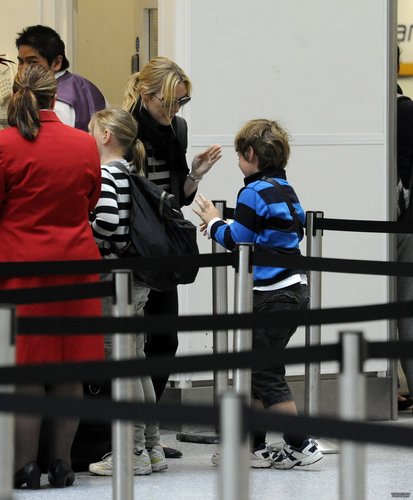 Kate Winslet at London Gatwick airport 20.08.2011