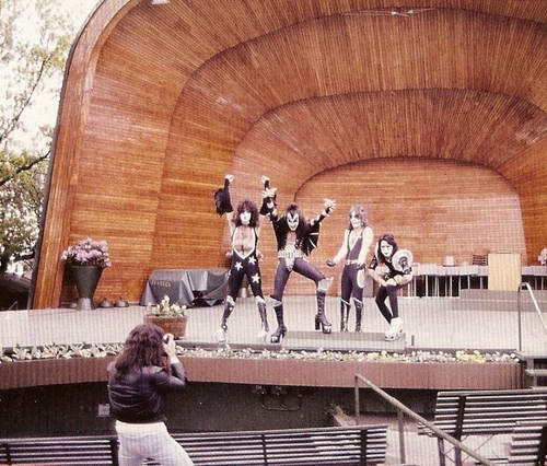  Kiss 1976 Sweden bức ảnh shoot