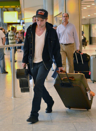  Rob arriving at Heathrow airport (4th sept 2011)