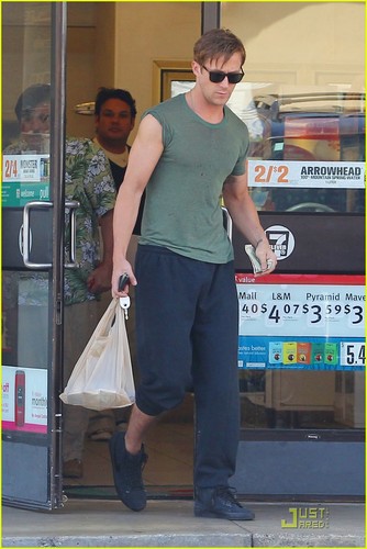  Ryan ngỗng con, gosling Goes to 7-Eleven
