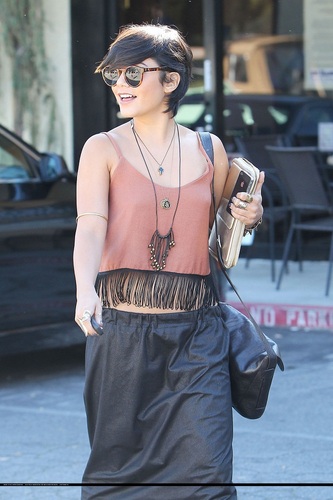 Vanessa - Leaving Mare'Ka in Studio City with friends - August 31, 2011