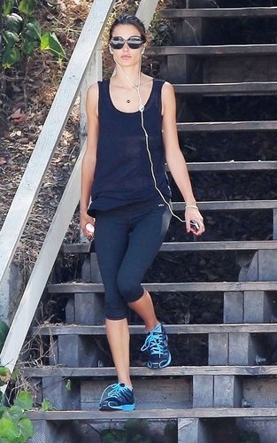  Alessandra Ambrosio grabbing a coffee after an early morning Pilates class at her gym (August 31).