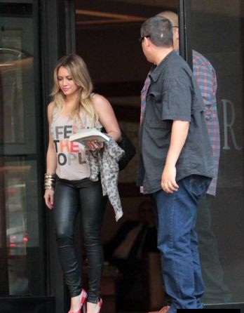  Hilary - Out of her hotel at Sao Paulo Saraiva - September 05, 2011