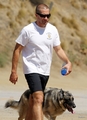 Jake Gyllenhaal Hiking With A Friend At Runyon Canyon In Hollywood - jake-gyllenhaal photo