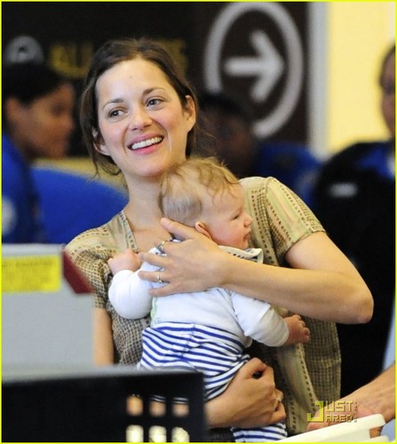 Marion Cotillard: First Pictures of Marcel!