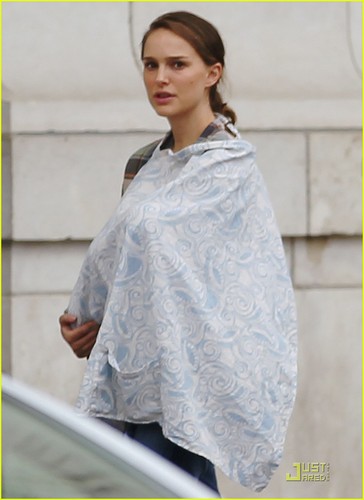 Natalie Portman Takes Baby Aleph to the Museum