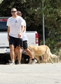 jJake Gyllenhaal Hiking With A Friend At Runyon Canyon In Hollywood - jake-gyllenhaal photo