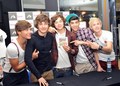 1D = Heartthrobs (Enternal Love 4 1D & Always Will) Glasgow Signing? 11/09/11!! 100% Real ♥  - one-direction photo