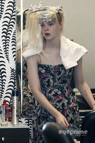 Elle Fanning gets her Hair done in Beverly Hills, Sep 7