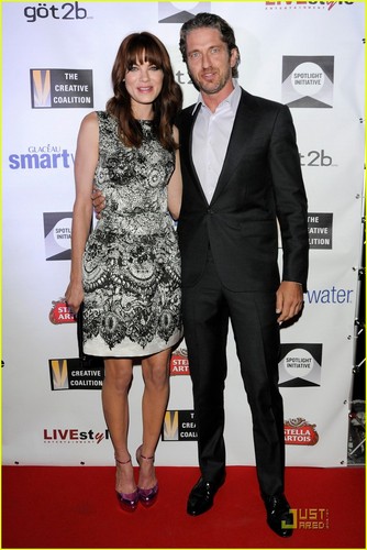 Gerard Butler: Creative Coalition Awards with Michelle Monaghan!