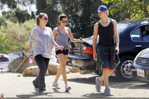  Haylie - Hiking at Runyon Canyon with Ashley tisdale and Austin Butler - June 07, 2011