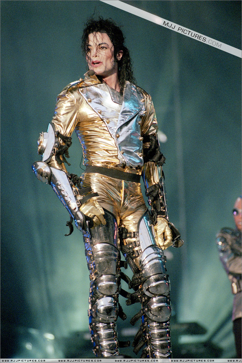 I LOVE YOU MJ!!! - Michael Jackson's Gold Pants Photo ...
 Michael Jackson In Gold Magazine