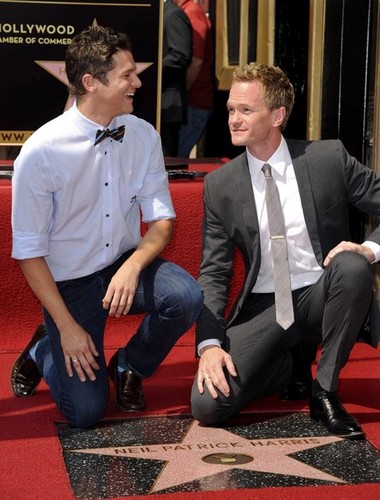  Neil Patrick Harris Receives His 별, 스타 on the Hollywood Walk Of Fame