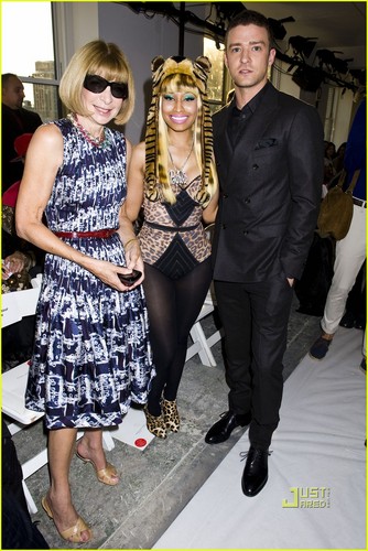 Nicki Minaj: Oscar de la Renta Fashion Show with Justin Timberlake!