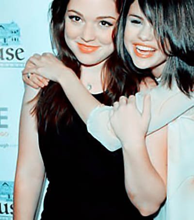  Selena & Jennifer!