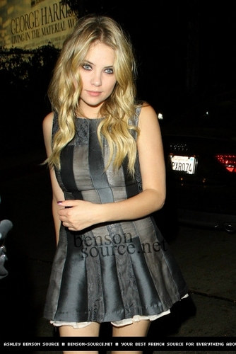  16.09 - Arriving at the chateau Marmont in Hollywood