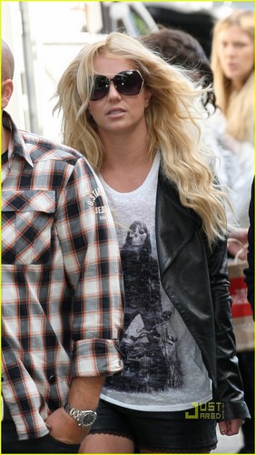  Britney Spears: 'Criminal' Video Shoot in London!