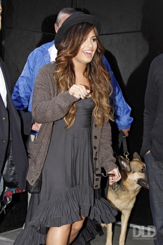  Demi - Arriving & Leaving Good Morning America - September 19, 2011
