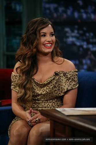 Demi - Late Night with Jimmy Fallon - September 20, 2011