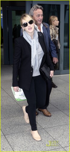  Kate Winslet Never Stops Needing Her Mom!