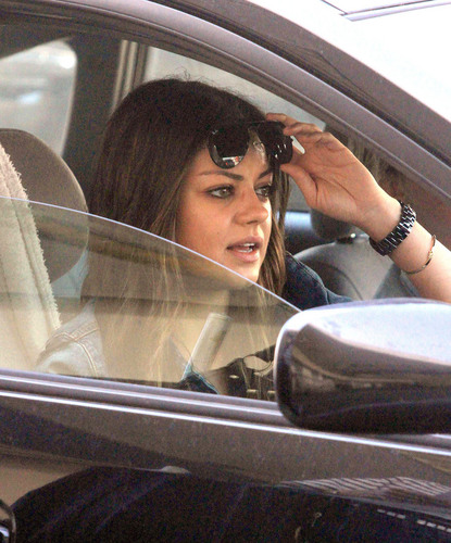  Mila Kunis Arriving For A Flight at LAX, Sep 18