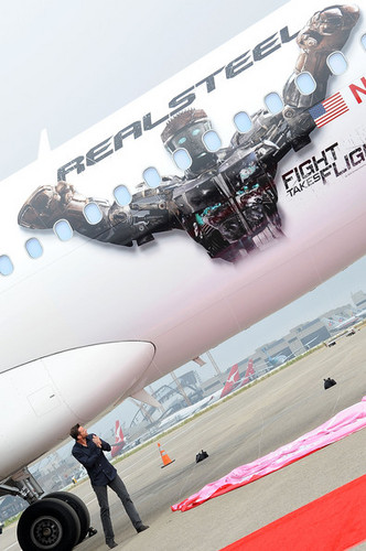 "Real Steel" Plane With Hugh Jackman