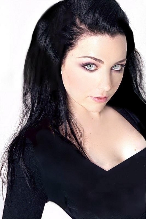 Sorry but Shakira has nothin on Amy Lee