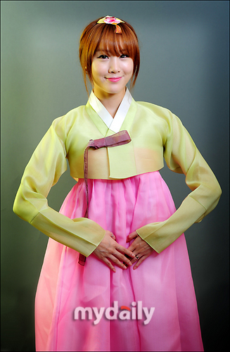  Girl's दिन Hanbok cuties <3