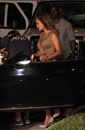 Jennifer - Parker.. Film set - Filming in Miami - September 21, 2011 - Night