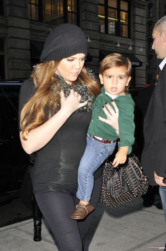  Khloe and Mason arrive at the Gansevoort hotel in New York - 22/09/2011