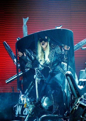  Lady Gaga performing @ iHeartRadio âm nhạc Festival