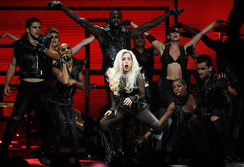  Lady Gaga performing @ iHeartRadio musique Festival