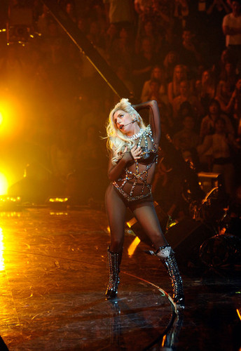  Lady Gaga performing @ iHeartRadio সঙ্গীত Festival