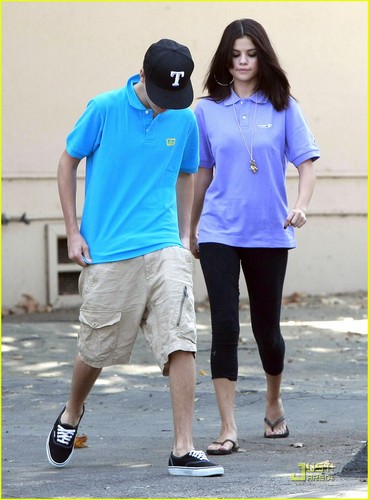  Selena Gomez & Justin Bieber: Zoo Date!