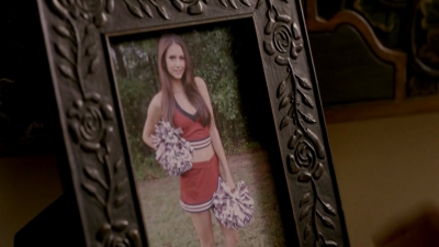  This تصویر is in Stefan’s bedroom too