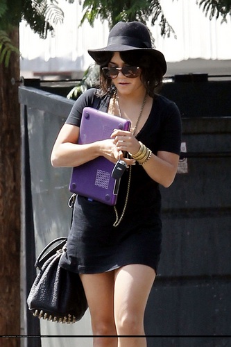  Vanessa - Arriving at Hugo's Restaurant with a friend in West Hollywood - September 21, 2011