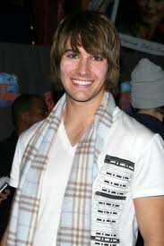 pictures of james big time rush holding his middle part
