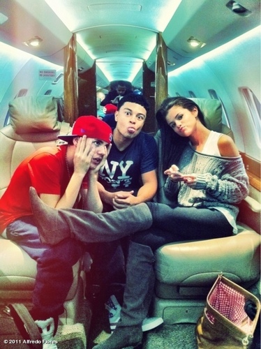  Justin and Selena with Alfredo Flores