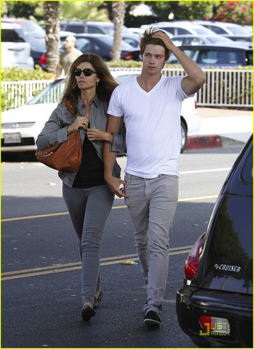 Patrick Schwarzenegger: Lunch Date with Mom & Dad!