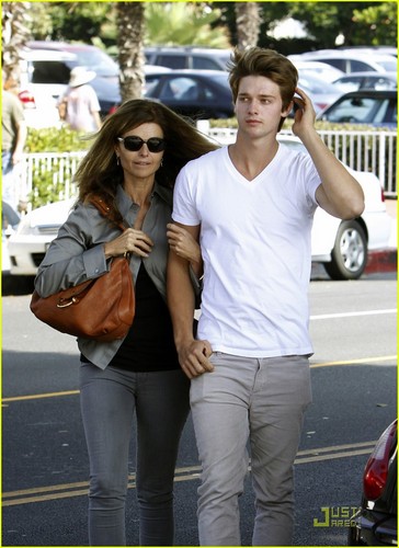 Patrick Schwarzenegger: Lunch Date with Mom & Dad!