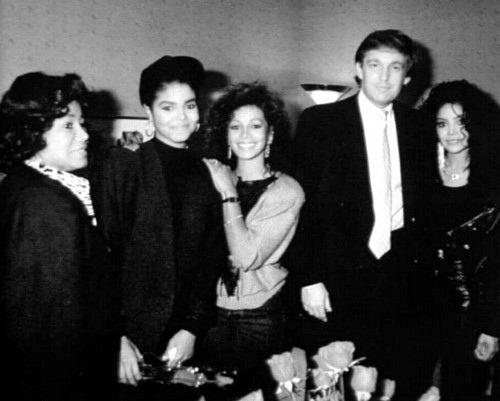 REBBIE JACKSON WITH SISTERS LATOYA AND JANET MOTHER KATHERINE AND DONALD TRUMP 1988
